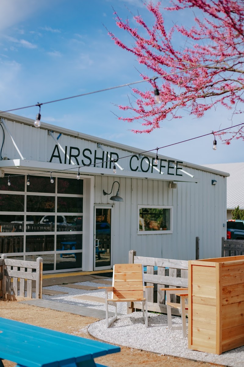 Airship Coffee at 5th Street logo