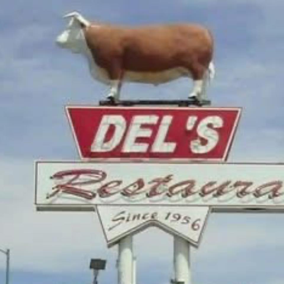 Del's Restaurant logo