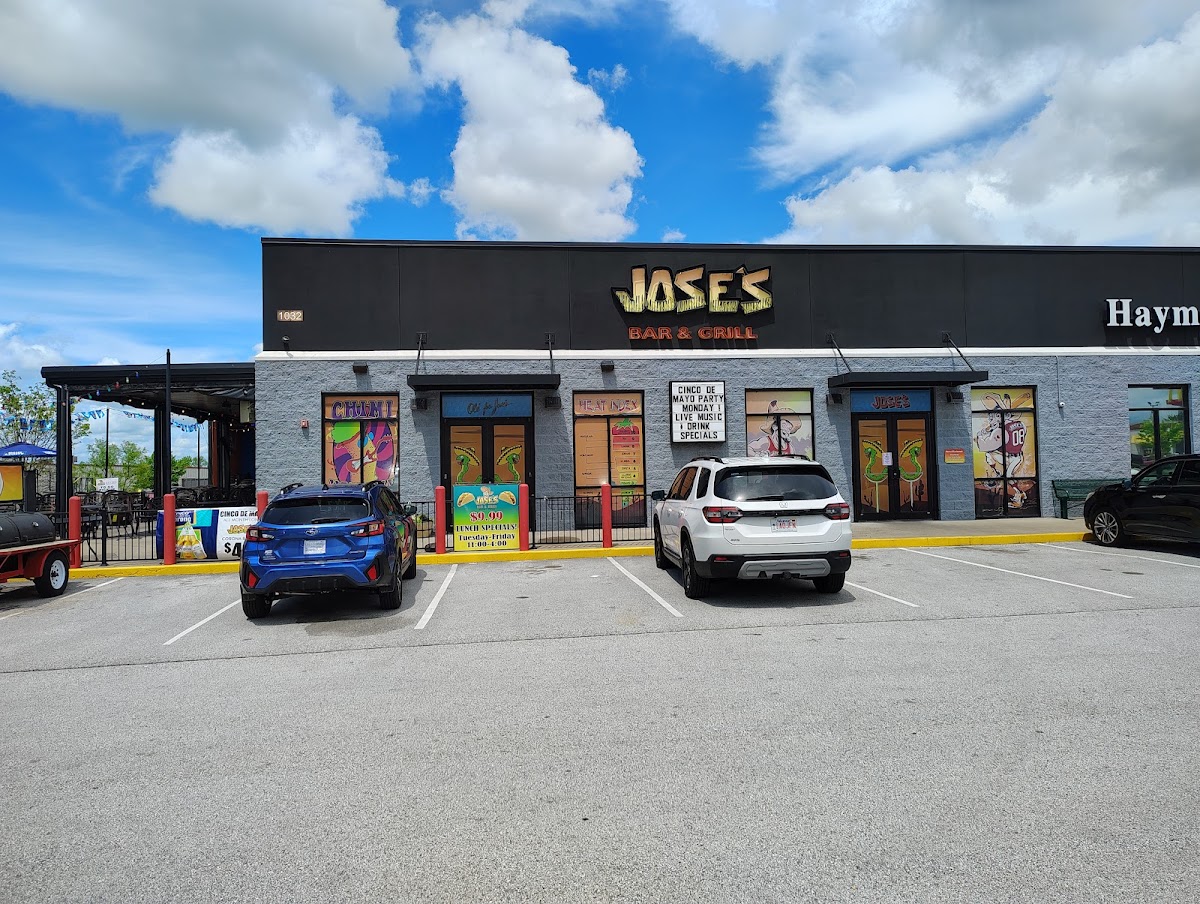 Jose's Bar & Grill logo