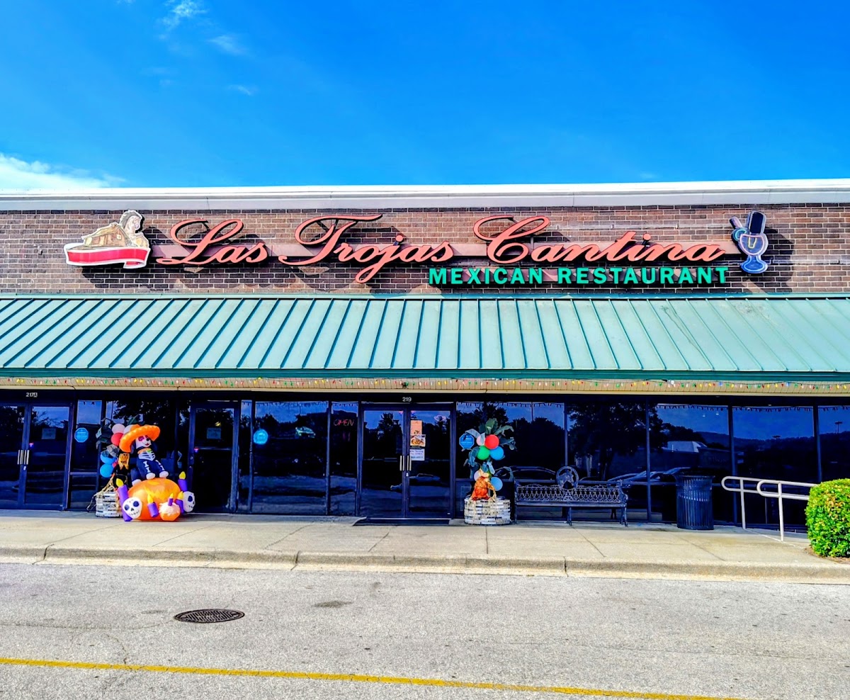 Las Trojas Cantina logo