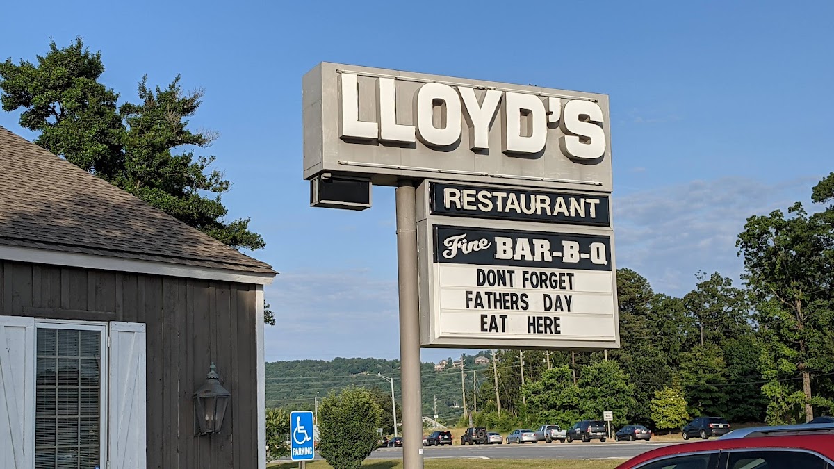 Lloyd's Restaurant logo