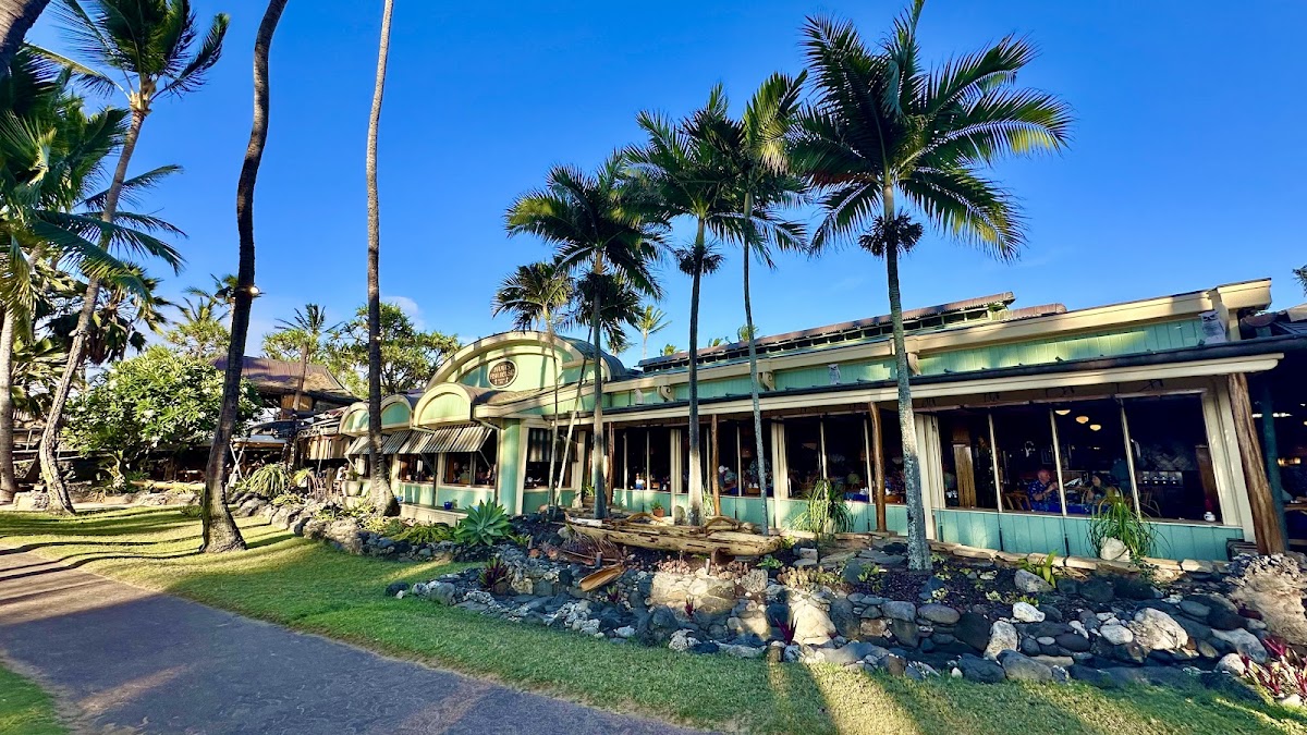 Mama's Fish House logo