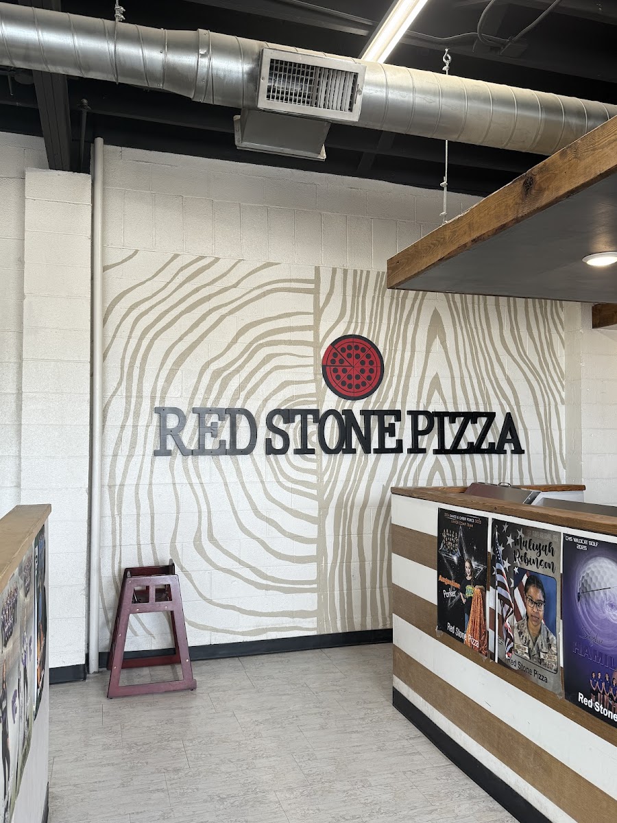 Red Stone Pizza logo