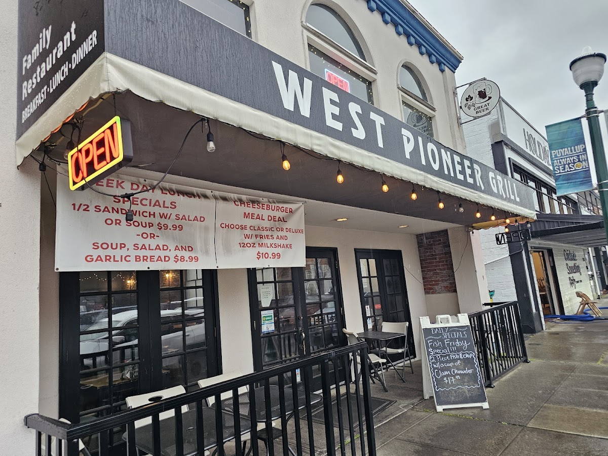 West Pioneer Grill logo