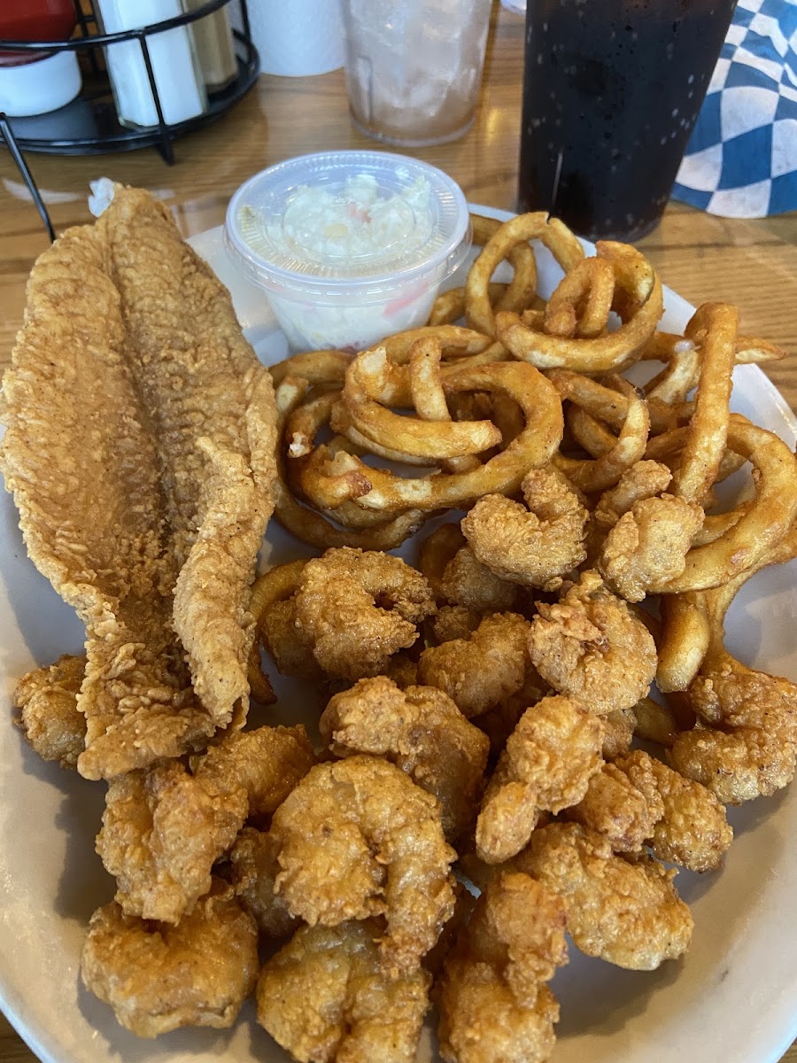 Arnold's Food Photo - Arnold's Sports Bar in Lumberton, NC