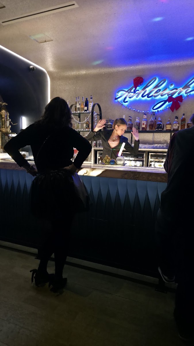 Ashleigh Wine  Sake Lounge Interior Photo - Ashleigh Wine & Sake Lounge Bar & Grill in Rogers, AR