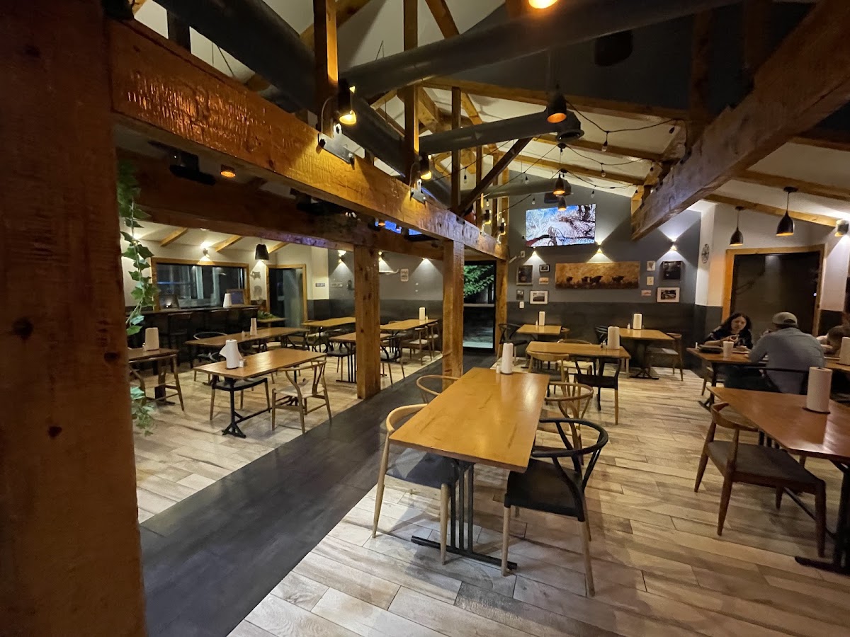 Beach BBQ Interior Photo - Beach BBQ BBQ in Bentonville, AR