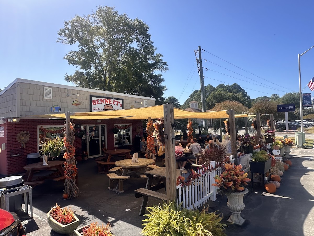 Bennett's Grill and Cafe Exterior Photo - Bennett's Grill and Cafe Cafe in Calabash, NC