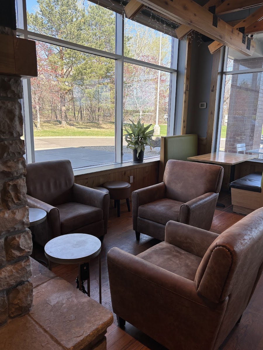 Blackwater Coffee & Cafe Minnetonka Interior Photo - Blackwater Coffee & Cafe Minnetonka Cafe in Minnetonka, MN