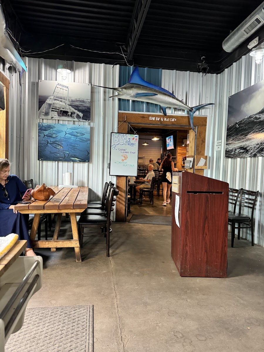Blu Fish House Interior Photo - Blu Fish House Seafood in Bentonville, AR