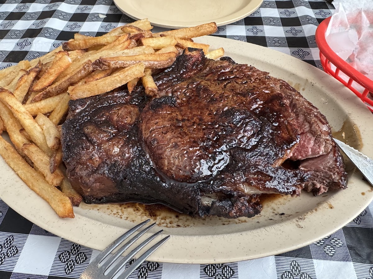 Doe's Eat Place Food Photo - Doe's Eat Place Steakhouse in Bentonville, AR