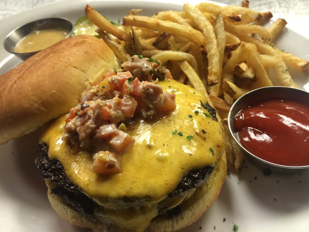 FIVE Tuscaloosa Food Photo - FIVE Tuscaloosa Bars in Tuscaloosa, AL