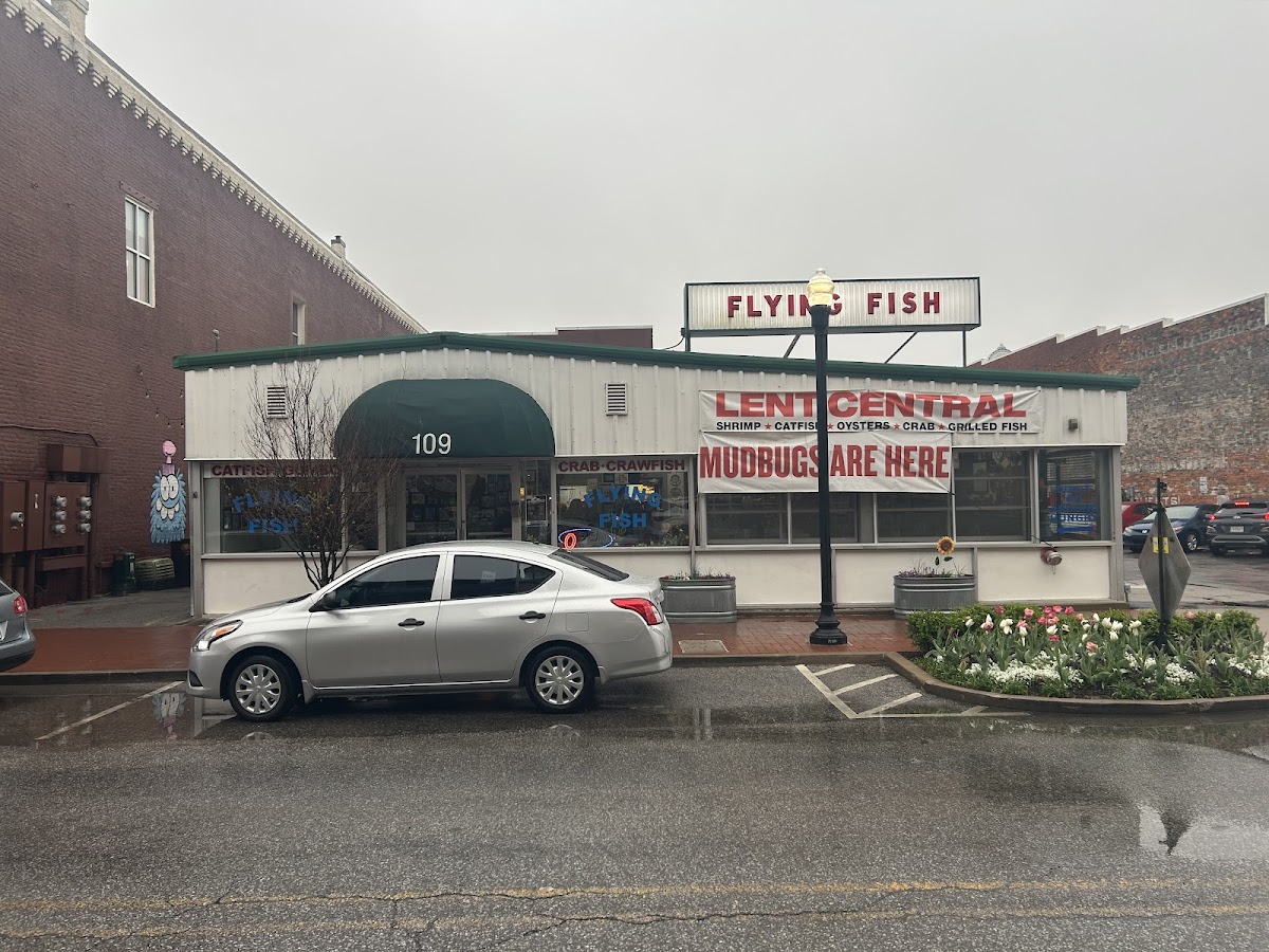 Flying Fish Interior Photo - Flying Fish Seafood in Bentonville, AR
