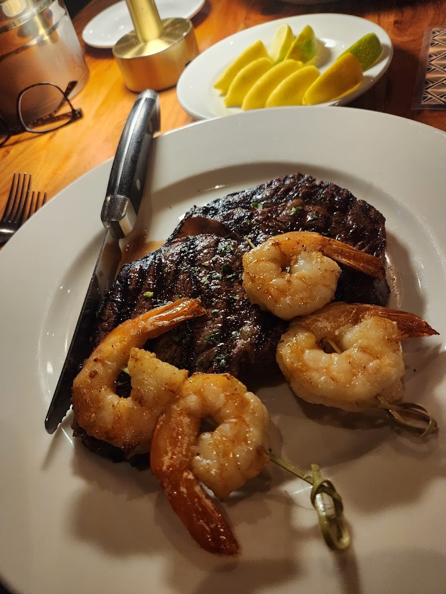 Fred's Hickory Inn Food Photo - Fred's Hickory Inn Restaurant in Bentonville, AR