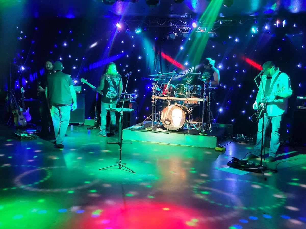 Good Vibrations Interior Photo - Good Vibrations Bar & Grill in Rogers, AR