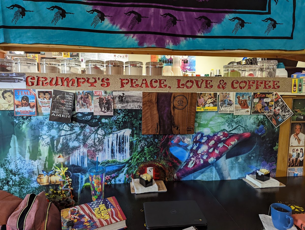 Grumpy's Coffee Exterior Photo - Grumpy's Coffee Cafe in Gravette, AR