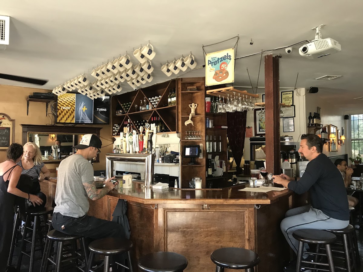 Hamilton's Interior Photo - Hamilton's Bar in Brooklyn, NY