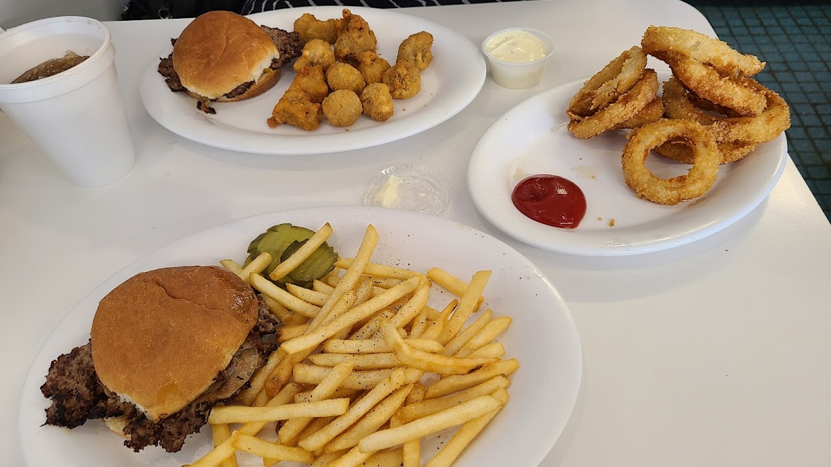 Hayes Hamburger and Chili Food Photo - Hayes Hamburger and Chili American in Kansas City, MO