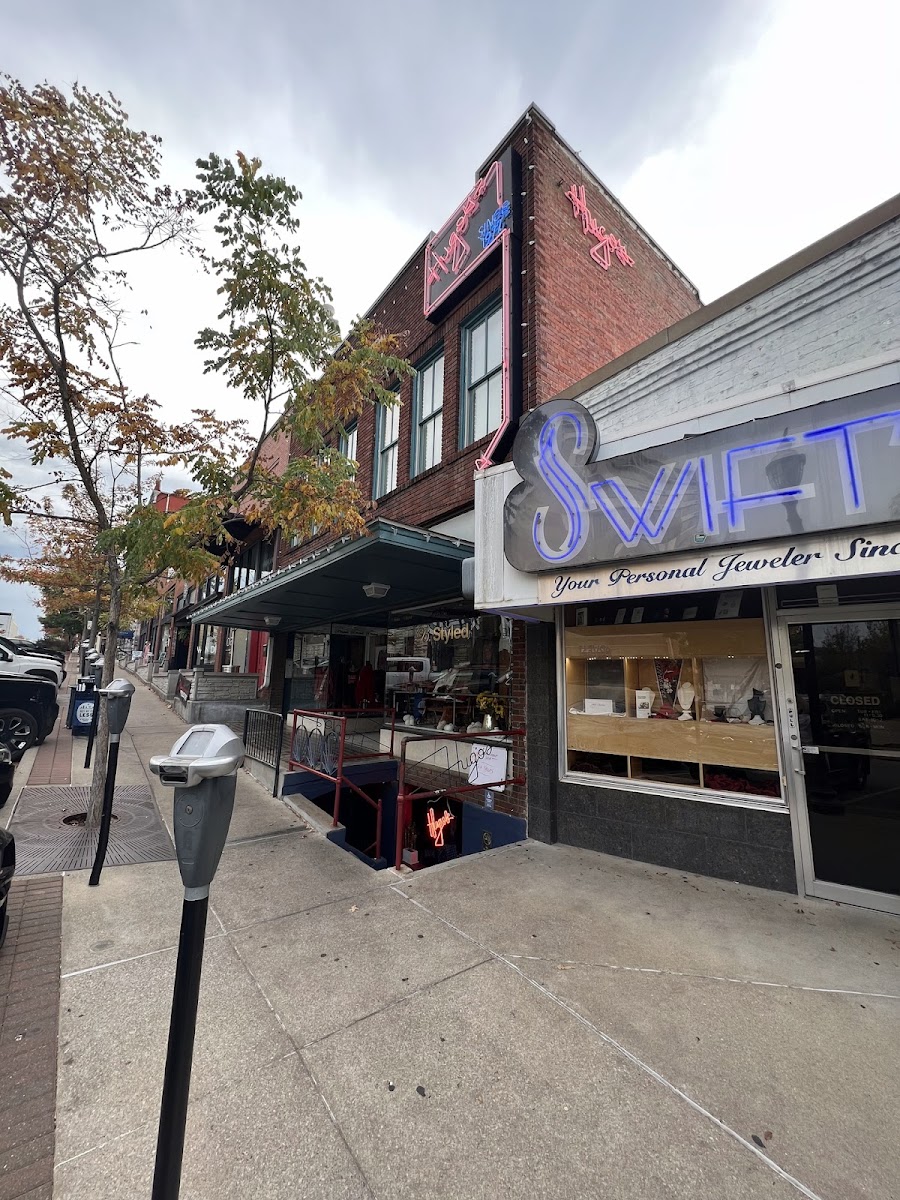 Hugo's Exterior Photo - Hugo's Bars in Fayetteville, AR