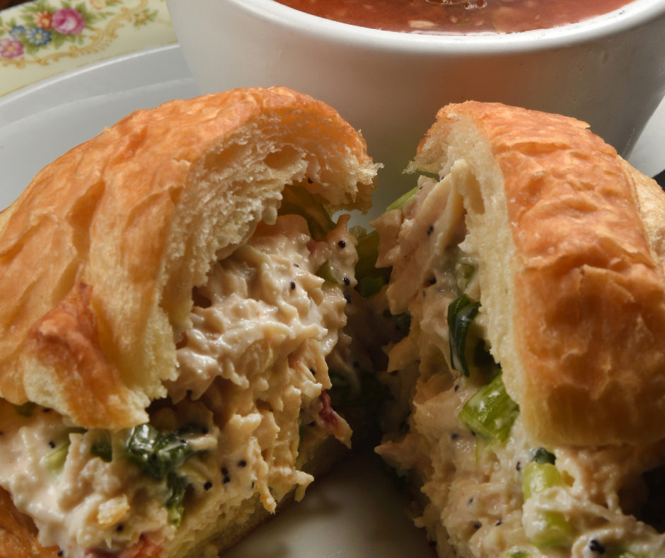 Izzy's On Main & Bell's & Whistles Community Market Food Photo - Izzy's On Main & Bell's & Whistles Community Market Cafe in Morganfield, KY