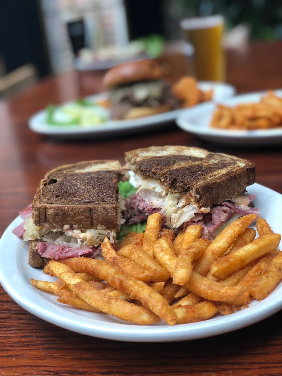 Kelleher's Irish Pub & Eatery Food Photo - Kelleher's Irish Pub & Eatery Pubs in Peoria, IL