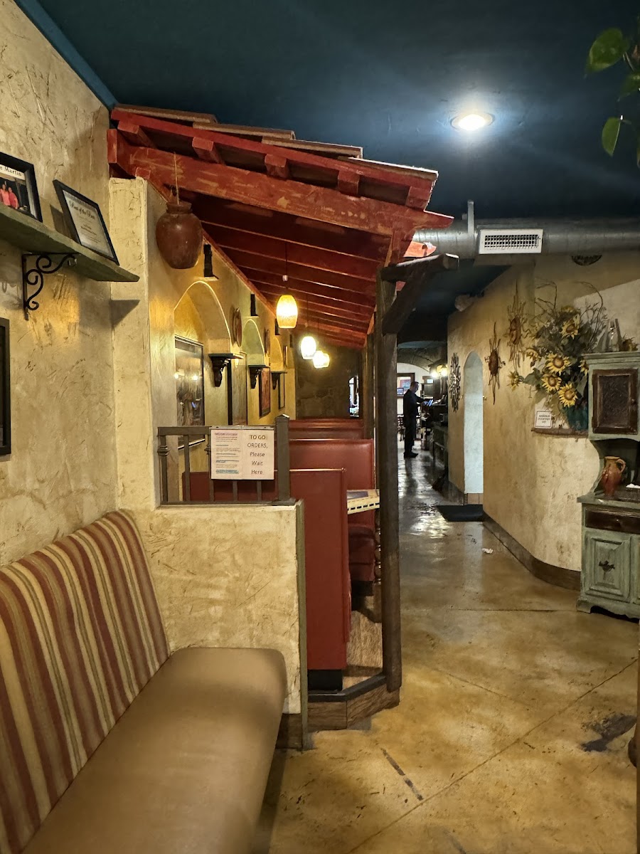 La Casita De Martin Interior Photo - La Casita De Martin American in Grove, OK