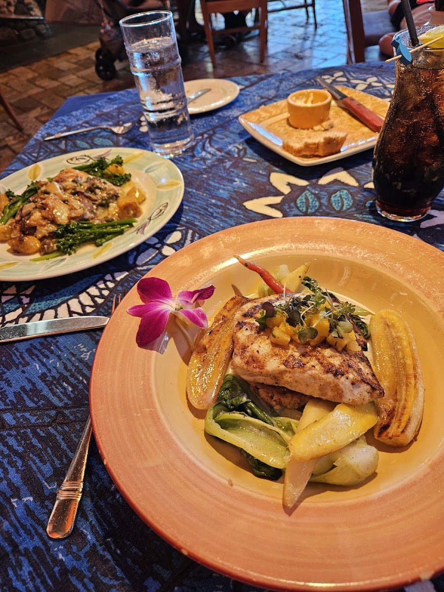 Mama's Fish House Food Photo - Mama's Fish House Hawaiian in Paia, HI