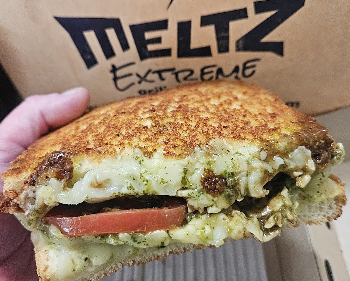 Meltz Extreme Grilled Cheese Food Photo - Meltz Extreme Grilled Cheese Sandwiches in Coeur D'Alene, ID