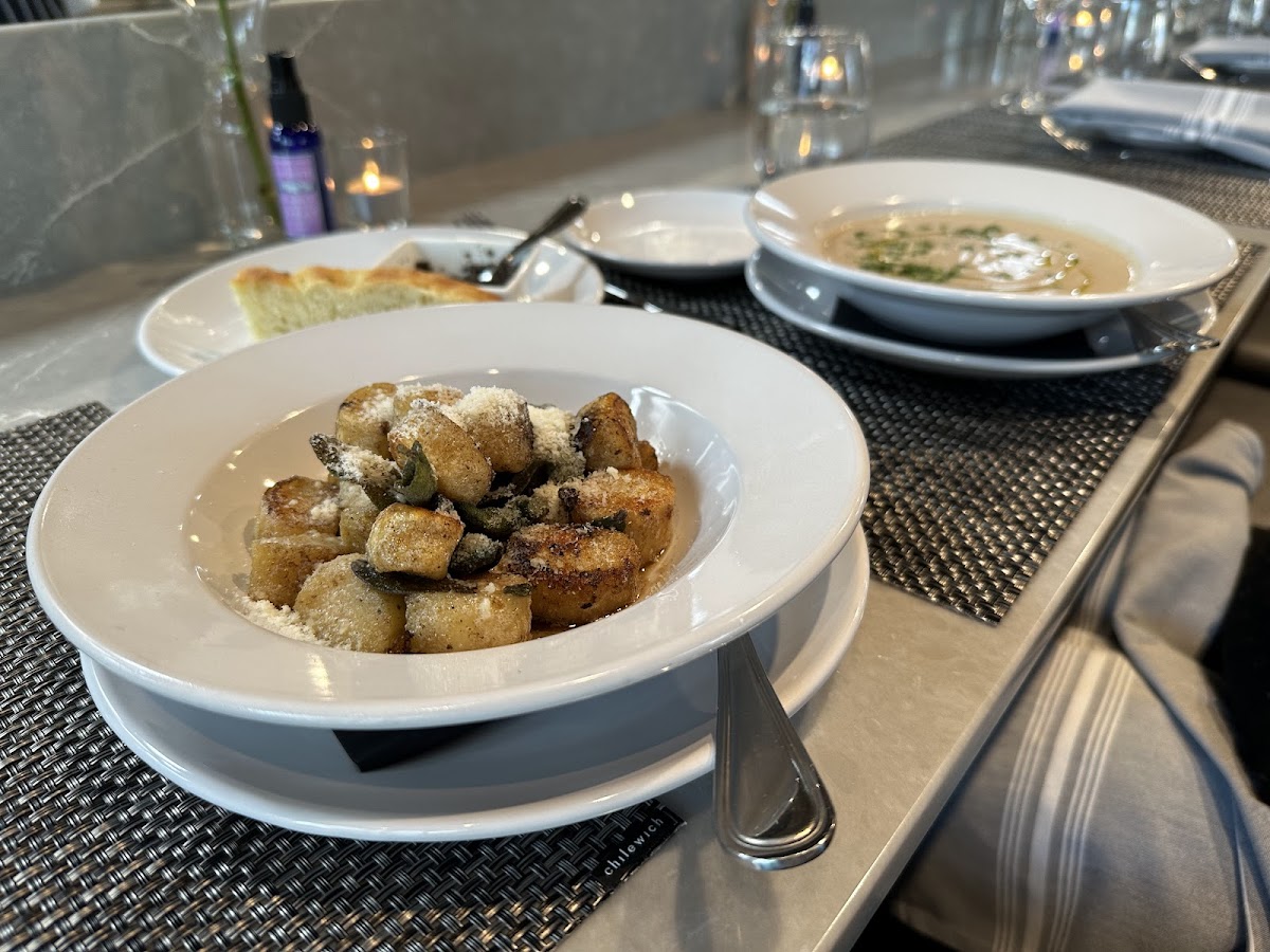 Mezzaluna Pasteria & Mozzarella Bar Bentonville Food Photo - Mezzaluna Pasteria & Mozzarella Bar Bentonville Restaurant in Bentonville, AR