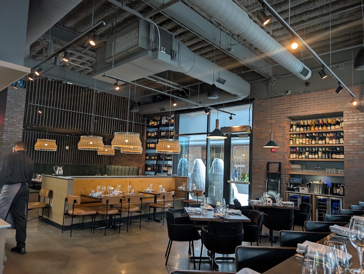 Mezzaluna Pasteria & Mozzarella Bar Bentonville Interior Photo - Mezzaluna Pasteria & Mozzarella Bar Bentonville Restaurant in Bentonville, AR