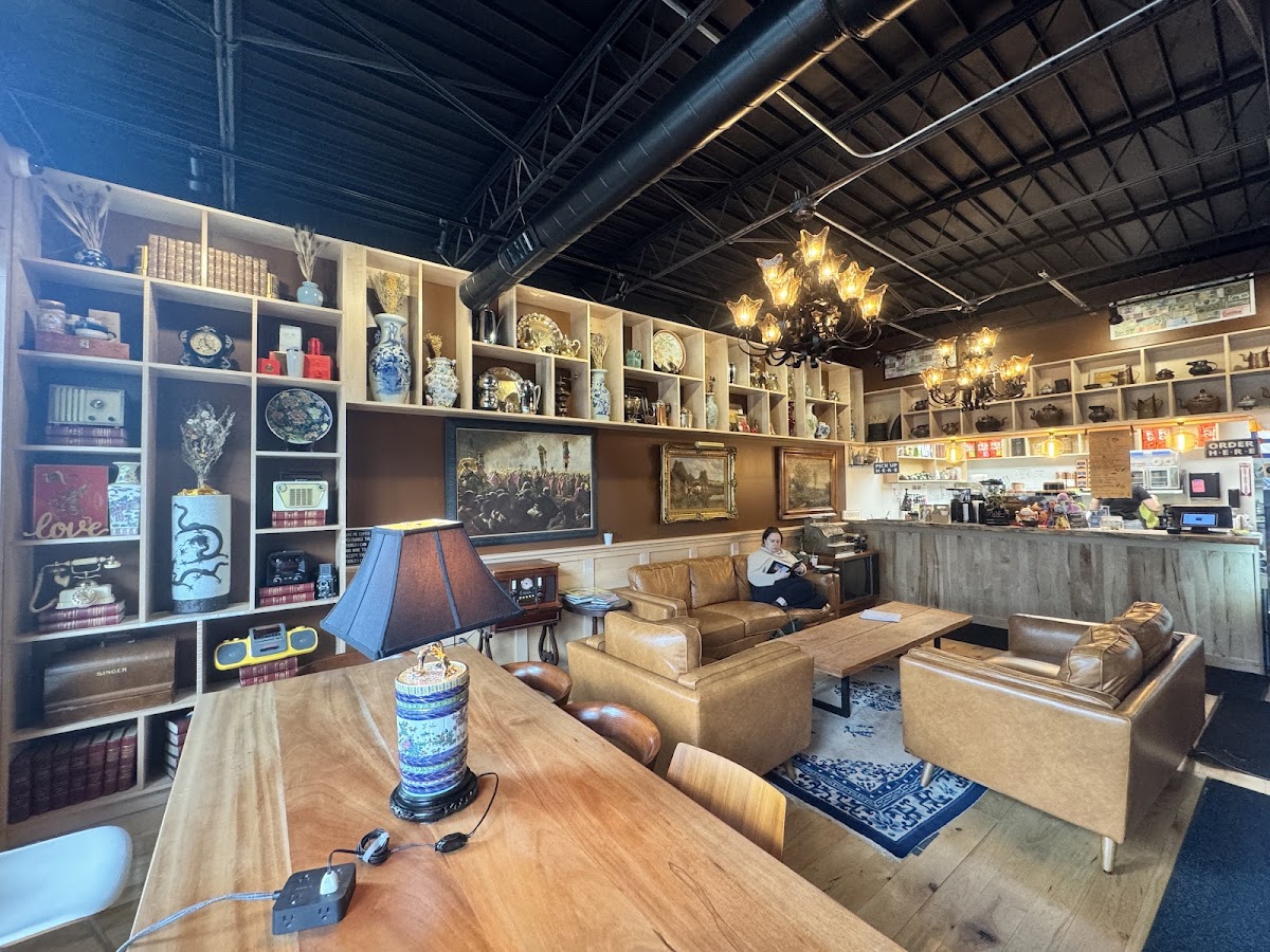 Momo cafe Interior Photo - Momo cafe Cafe in Minneapolis, MN