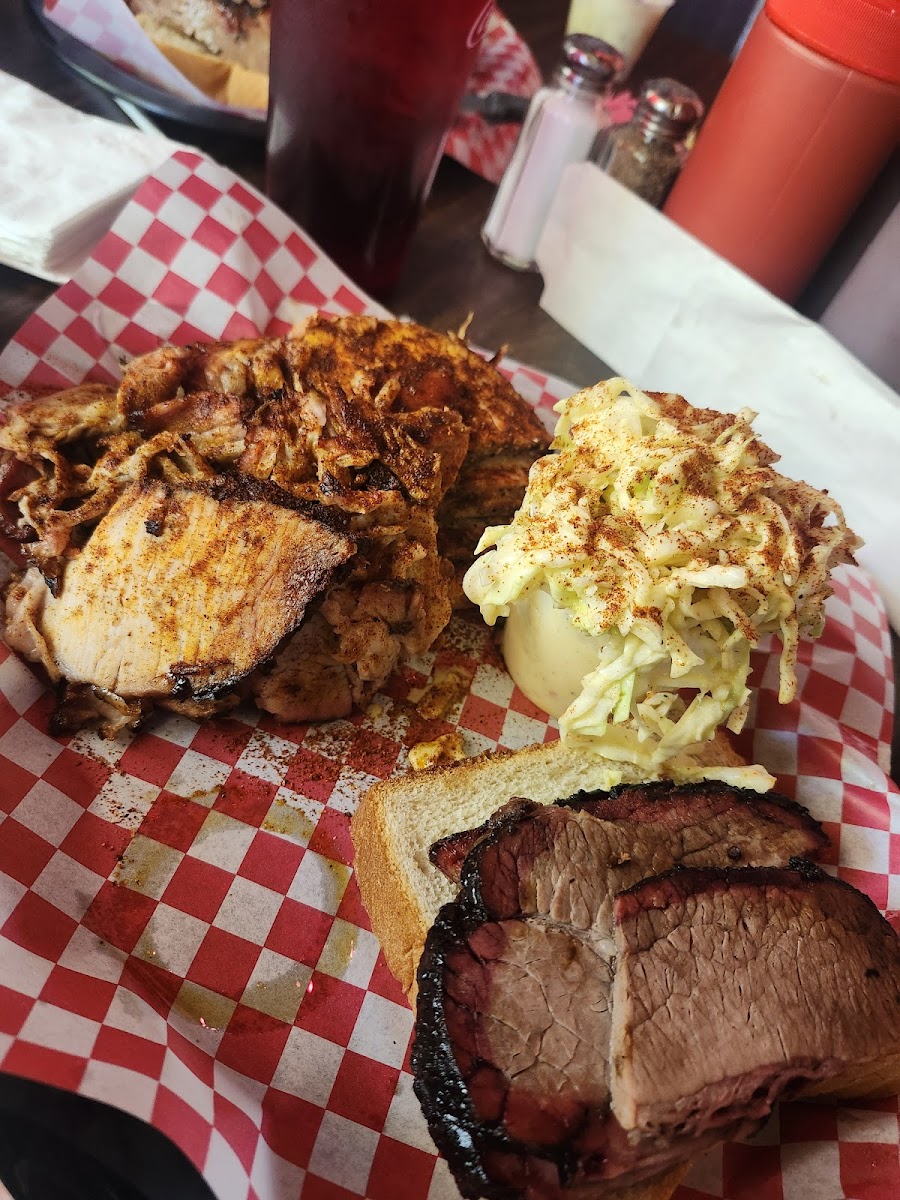 Neumeier's Rib Room Food Photo - Neumeier's Rib Room Bar Food in Fort Smith, AR