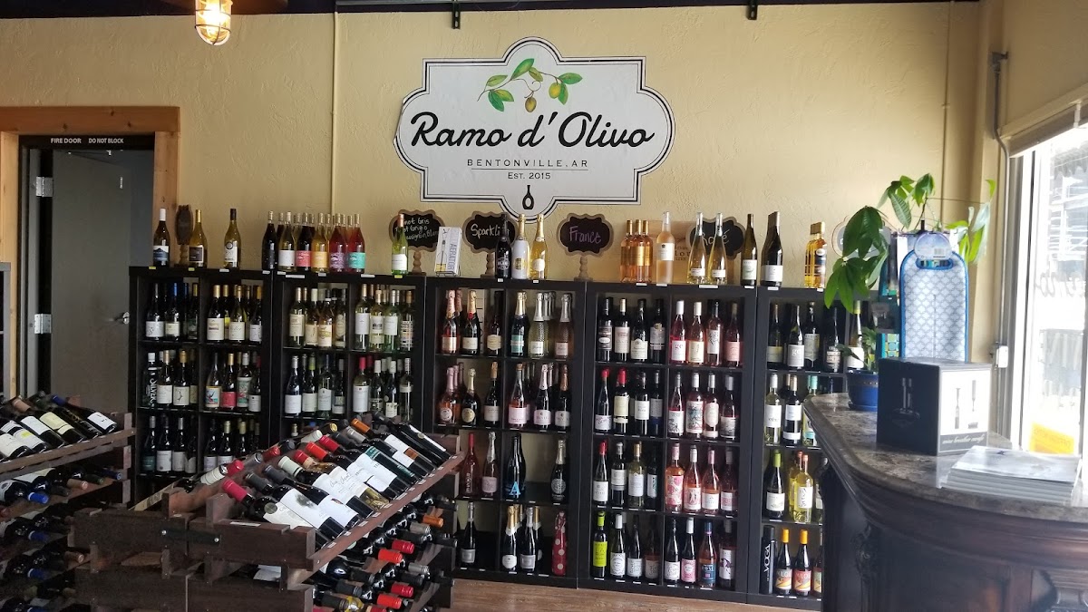 Ramo d'Olivo Interior Photo - Ramo d'Olivo Bars in Bentonville, AR