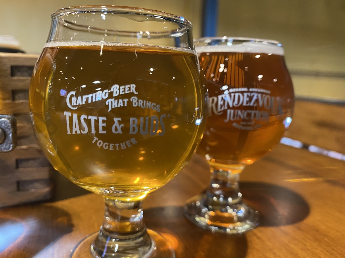 Rendezvous Junction Brewing Co. Drinks Photo - Rendezvous Junction Brewing Co. Wings in Rogers, AR