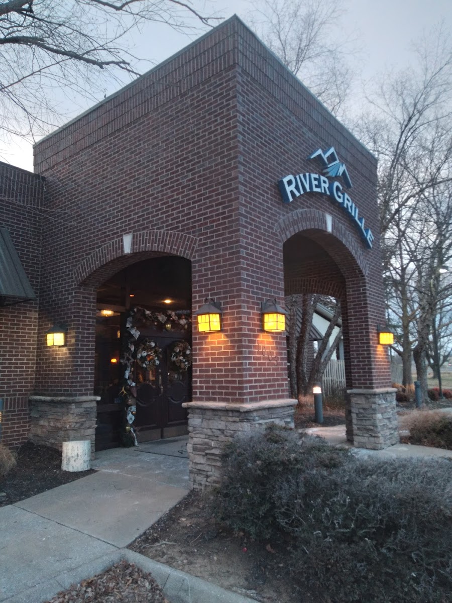 River Grille Exterior Photo - River Grille Restaurant in Bentonville, AR