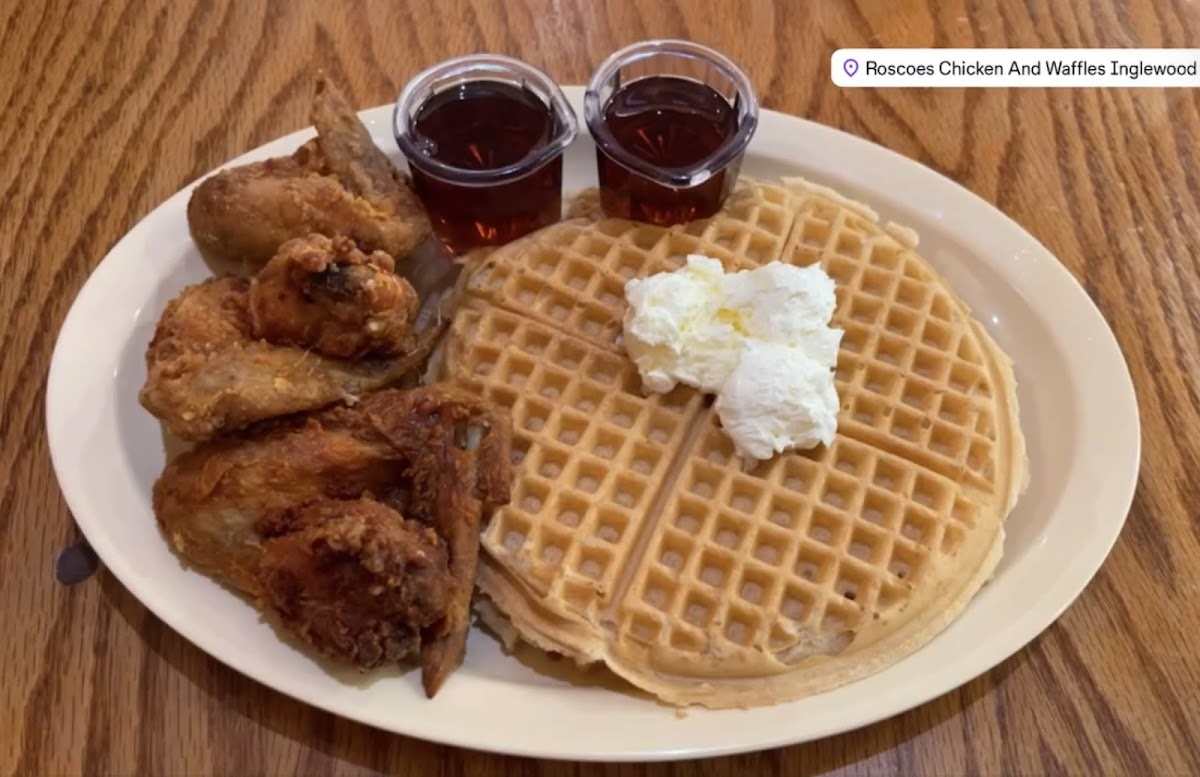 Roscoe's House of Chicken and Waffles Food Photo - Roscoe's House of Chicken and Waffles Soul Food in Inglewood, CA