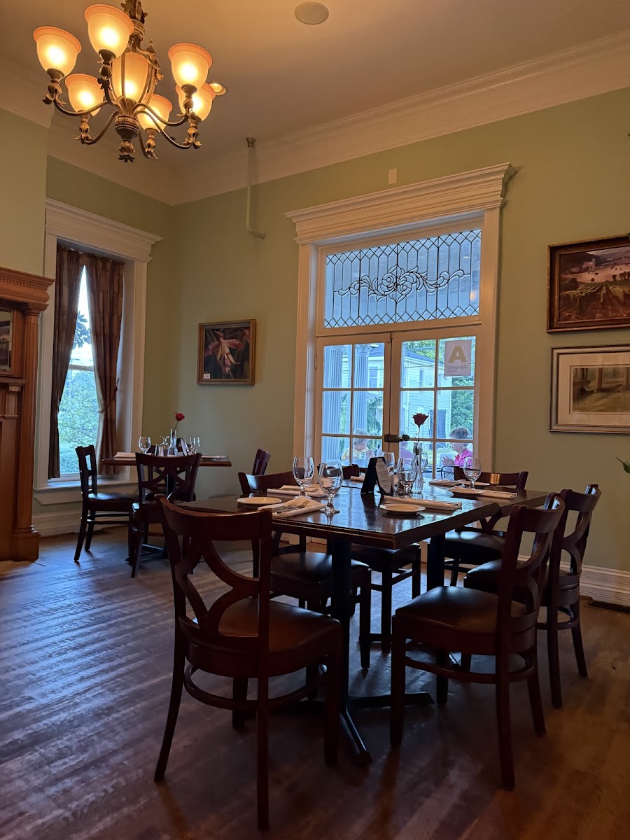 The Miller House Interior Photo - The Miller House Southern in Owensboro, KY