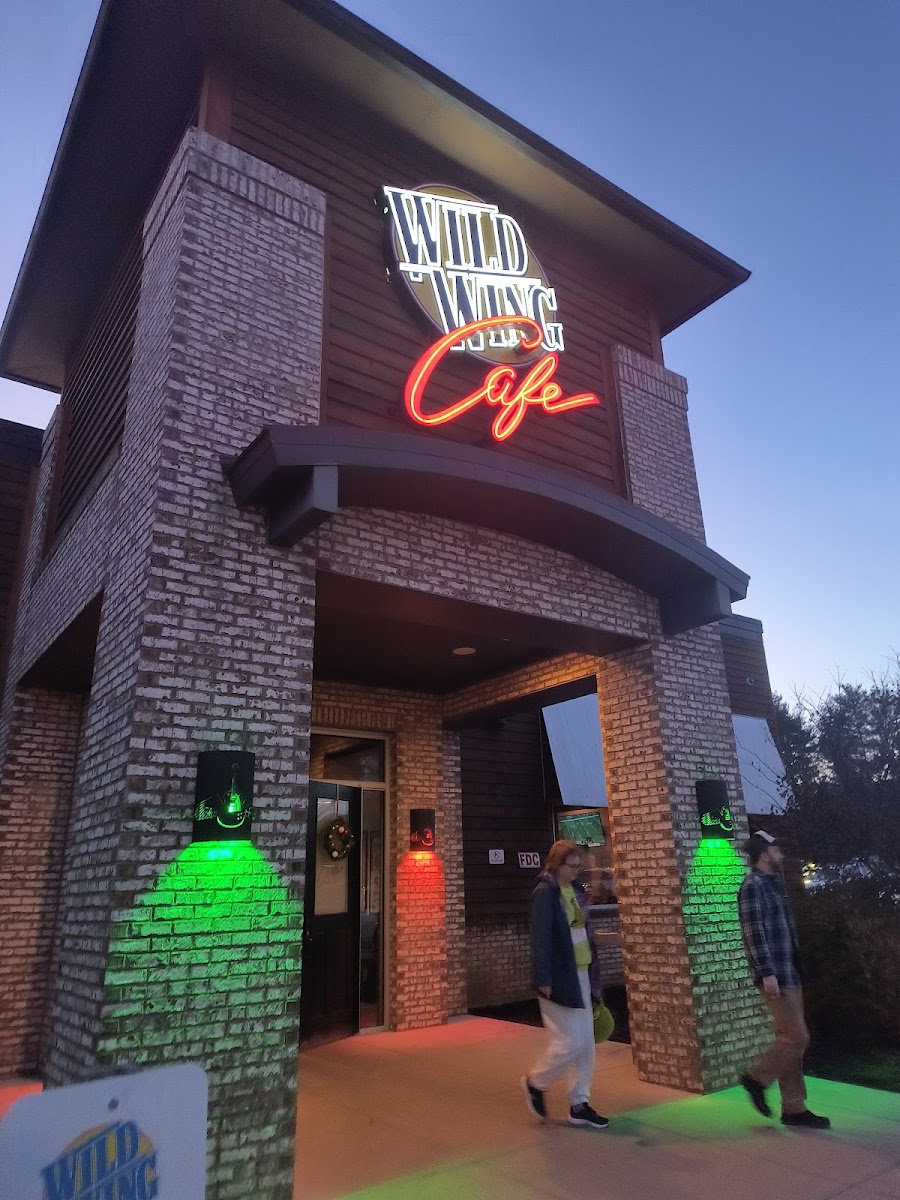 Wild Wing Cafe Exterior Photo - Wild Wing Cafe Chicken in Powell, TN